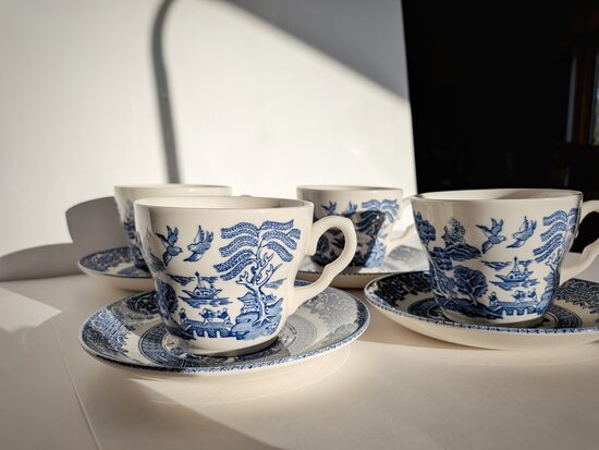 Old willow puodeliai